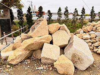 岐阜　錆みかげ石