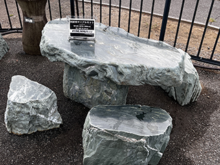 四国青のガーデンテーブルセット