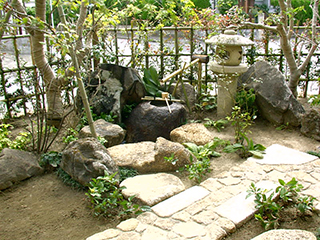 手水鉢 自然形 - 株式会社昌造園