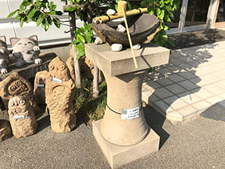 来待石展示台